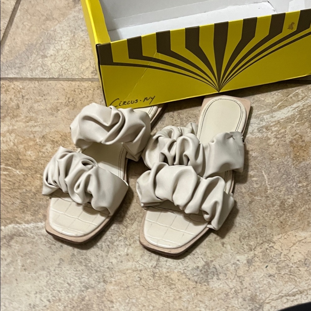 Circus by Sam Edelman Beige Ruffle Slide Sandals